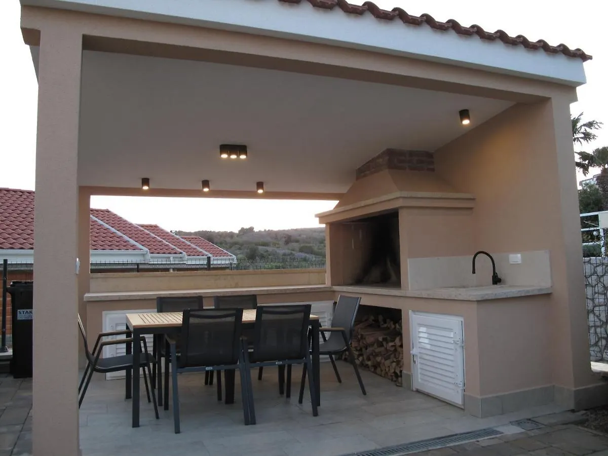 Apartments Mia Krk Krk Town 0*,