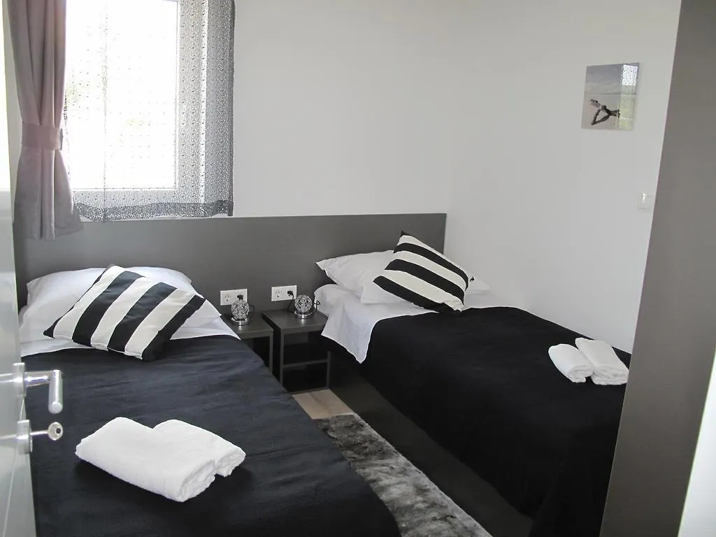 Apartments Mia Krk Krk Town 0*,  Kroatien